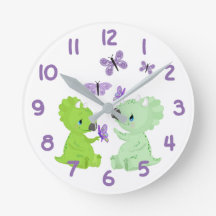 ベビーの恐竜および蝶