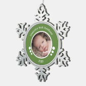 ベビーの最初の写真年の緑の白 スノーフレークピューターオーナメント (右)