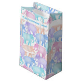 ベビーの第1誕生日のカラフル象 スモールペーパーバッグ (裏面アングル)