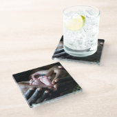 ベビーの足を握る親手 ガラスコースター (アングル)