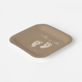 ベビーの足跡彼または彼女の茶色のジェンダー明かす ペーパープレート (傾斜あり)