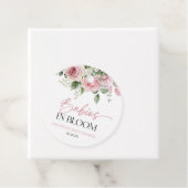 ベビーの開花ピンクのバラのフローラツインベビーシャワー フェイバータグ (インサイチュ)