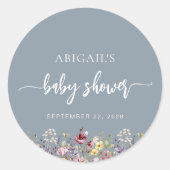 ベビーの開花ワイルドフラワーズダスティブルーベビーシャワー ラウンドシール (正面)