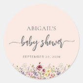 ベビーの開花ワイルドフラワー赤面ピンクベビーシャワー ラウンドシール (正面)