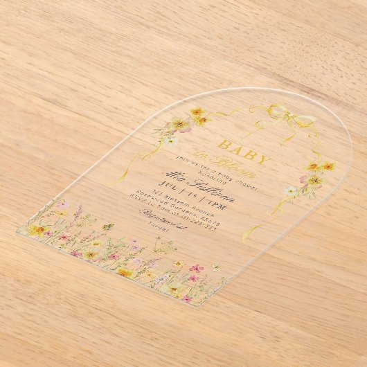 ベビーの開花夏の黄色の野生の花の赤ちゃんシャワー アクリル招待状 (レイダウン)