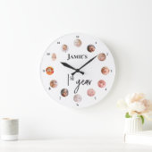 ベビーの1年目12カ月のカスタム写真 ラージ壁時計 (ホーム)