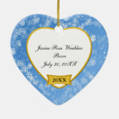 ベビーのSnowyの青い写真の記念品のクリスマス セラミックオーナメント (裏面)