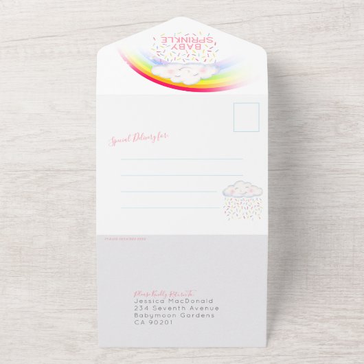 ベビーはかわいい雲水の色と虹を散らす オールインワン招待状 (外側)