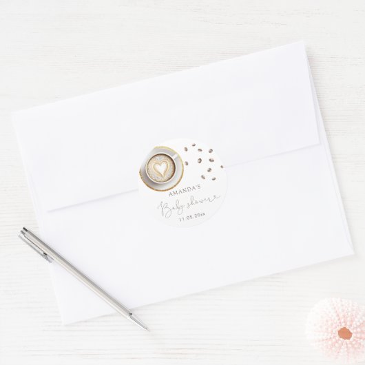 ベビーはコーヒーをテーマにしたベビーシャワーを醸造している ラウンドシール (封筒)