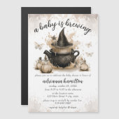 ベビーはニュートラルなハロウィーンの赤ちゃんシャワーを醸造している マグネット招待状 (正面/裏面)