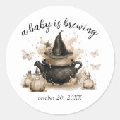 ベビーはニュートラルなハロウィーンの赤ちゃんシャワーを醸造している ラウンドシール (正面)