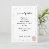 ベビーはピンクのカップケーキとシャワーの招待状を振りかけます 招待状 (スタンド正面)