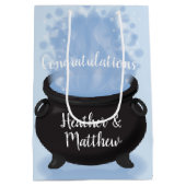 ベビーはブルーイング魔女の赤ちゃんシャワーゴシックブルー ミディアムペーパーバッグ (裏面)