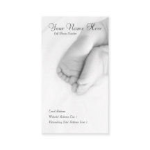 ベビーはプロフィールカードをつま先で触ます