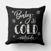 ベビーは外が寒いブラック装飾用クッション クッション (正面)