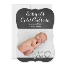 ベビーは寒い外の休日の写真カード