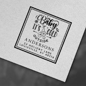 ベビーは寒い外の冬の休日のアドレス セルフインキングスタンプ