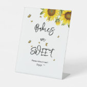 ベビーは甘いヒマワリと蝶 台座サイン (正面)