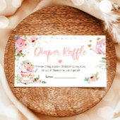 ベビーは紅茶おむつラッフルピンク赤ちゃんシャワーを醸造している エンクロージャーカード