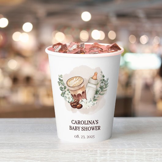 ベビーは緑豊かなコーヒーベビーシャワーを醸造している 紙コップ