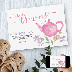 ベビーは醸造だ  かわいいピンクのティーポット妊娠 案内状
