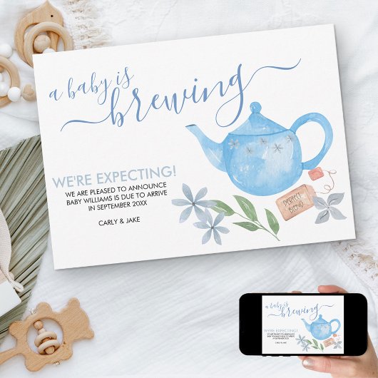 ベビーは醸造だ |かわいい青いティーポット妊娠 案内状