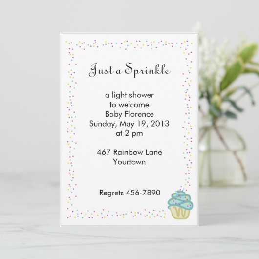 ベビーは青いカップケーキとシャワーの招待を振りかけます 招待状 (スタンド正面)