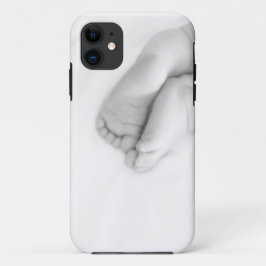 ベビーはiPhoneの場合をつま先で触ます iPhone 11 ケース