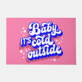 ベビーよくはしゃぐ、冬の外は寒いデザイン ドアマット (正面)