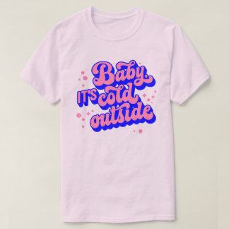 ベビーよくはしゃぐ、冬の外は寒いデザイン Tシャツ