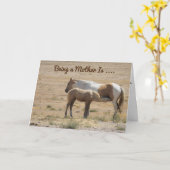 ベビーを悩ます馬幸せな母の日のカード カード (黄色い花)