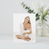 ベビーを母乳で送る女性のポートレート(3-6) ポストカード (スタンド正面)