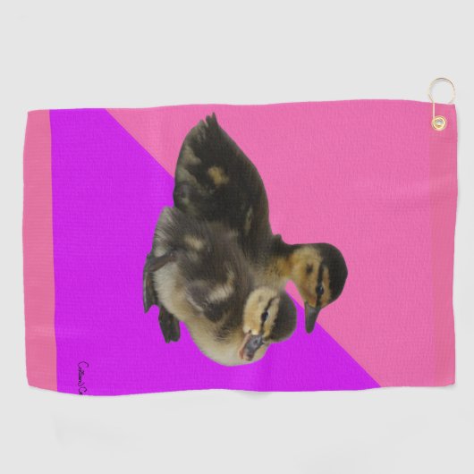 ベビーアヒルのピンクのラズベリーと紫のソベット ゴルフタオル (横)