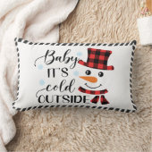 ベビーイズコールドアウトサイドタイポグラフィ雪だるまホリデイ ランバークッション (ブランケット)