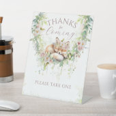 ベビーイン開花ウッドランドフローラベビーガールシャワー 台座サイン (インサイチュ)