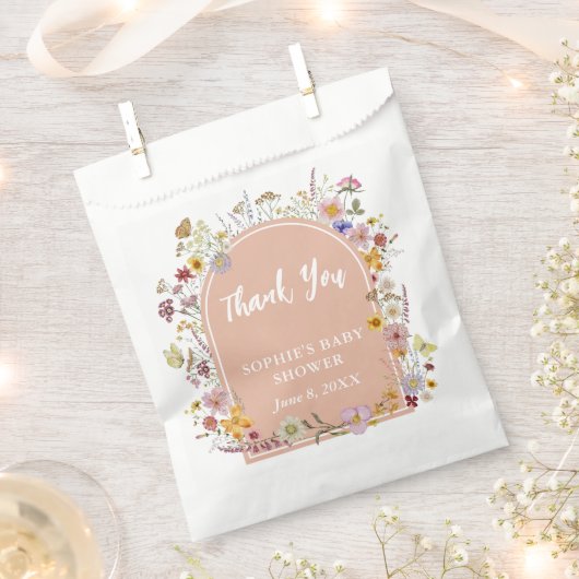 ベビーイン開花ワイルドフラワーマウブピンク フェイバーバッグ (クリップ留めされた状態)