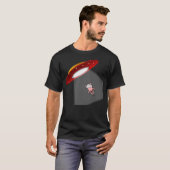 ベビーエイリアン奪取UFOソーサー飛んでいる Tシャツ (正面フル)