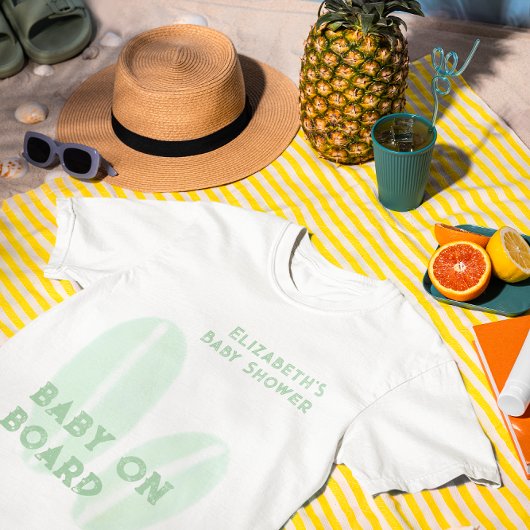 ベビーオンボードサーフィンビーチ水色ベビーシャワー Tシャツ