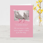 ベビーガールおめでとう娘とベビー足 カード (黄色い花)