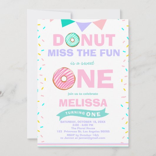 ベビーガールが誕生日をスプリン恋しく思クしおもしろい 招待状 (正面)