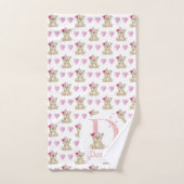 ベビーガールのためのテディベアと水色の文字D。 バスタオルセット (ハンドタオル)