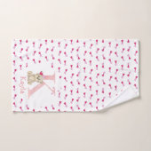 ベビーガールのためのテディベアと水色の文字K。 バスタオルセット (ハンドタオル)