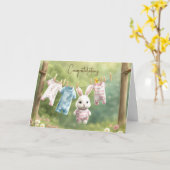 ベビーガールのための白いバニーと洗濯 カード (黄色い花)