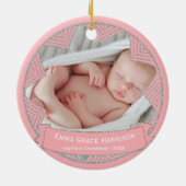 ベビーガールの初めてのクリスマス写真 |赤面ピンク セラミックオーナメント (裏面)