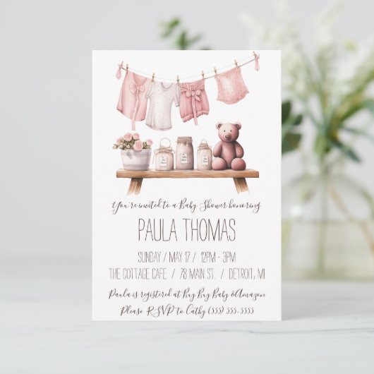 ベビーガールの衣服物干しダビシャワー 招待状 (スタンド正面)