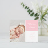 ベビーガールエレガントスクリプト写真ピンク誕生 案内ポストカード (スタンド正面)
