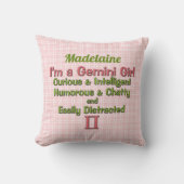 ベビーガールジェミニ〔占星術の〕十二宮図ピンクと緑と名前 クッション (正面)