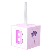 ベビーガールパーソナライズされたハートと象 キューブオーナメント (裏面アングル)