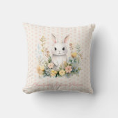 ベビーガールピンクウサギと花パーソナライズされた クッション (正面)