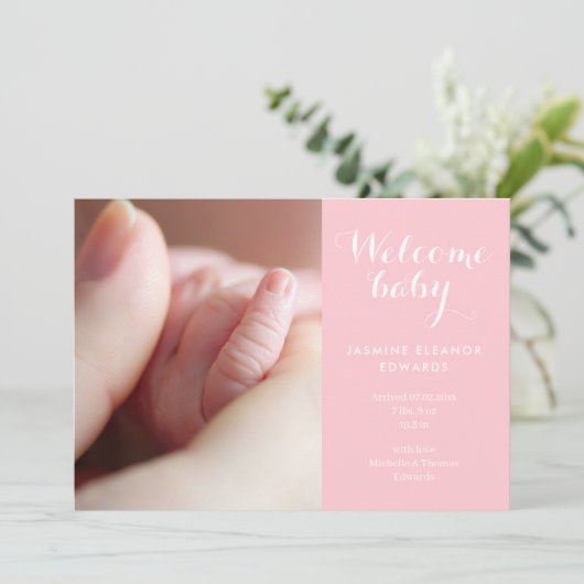 ベビーガール写真モノグラムピンクスクリプト誕生 案内状 (スタンド正面)